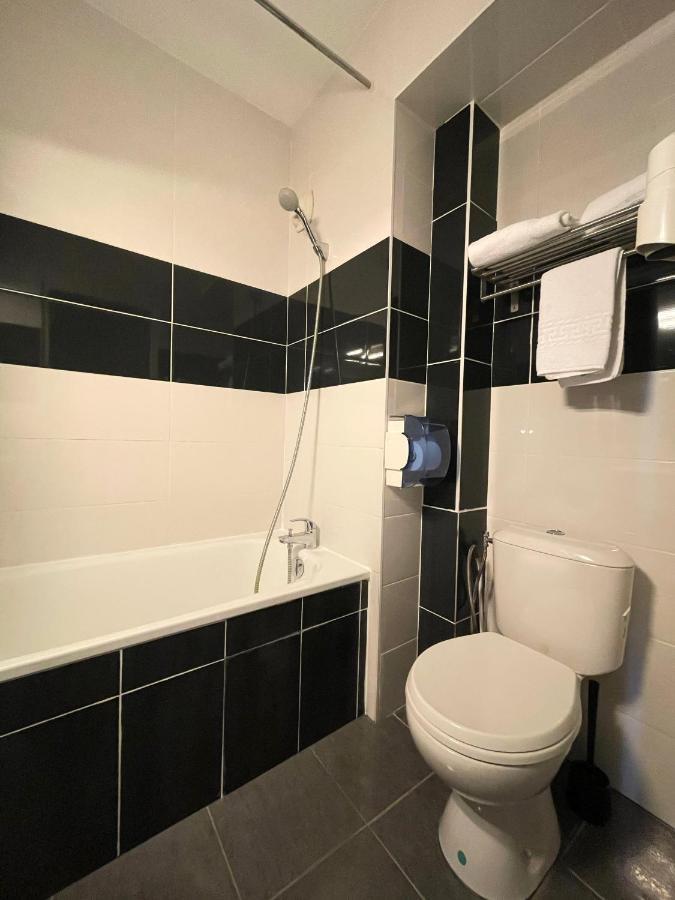 Hotel Restaurant Kyriad Direct Nord - Zenith - Toison D'or 2*