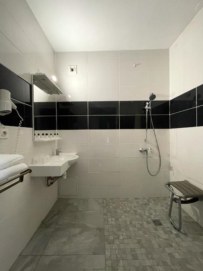 Hotel Restaurant Kyriad Direct Nord - Zenith - Toison D'or Dijon
