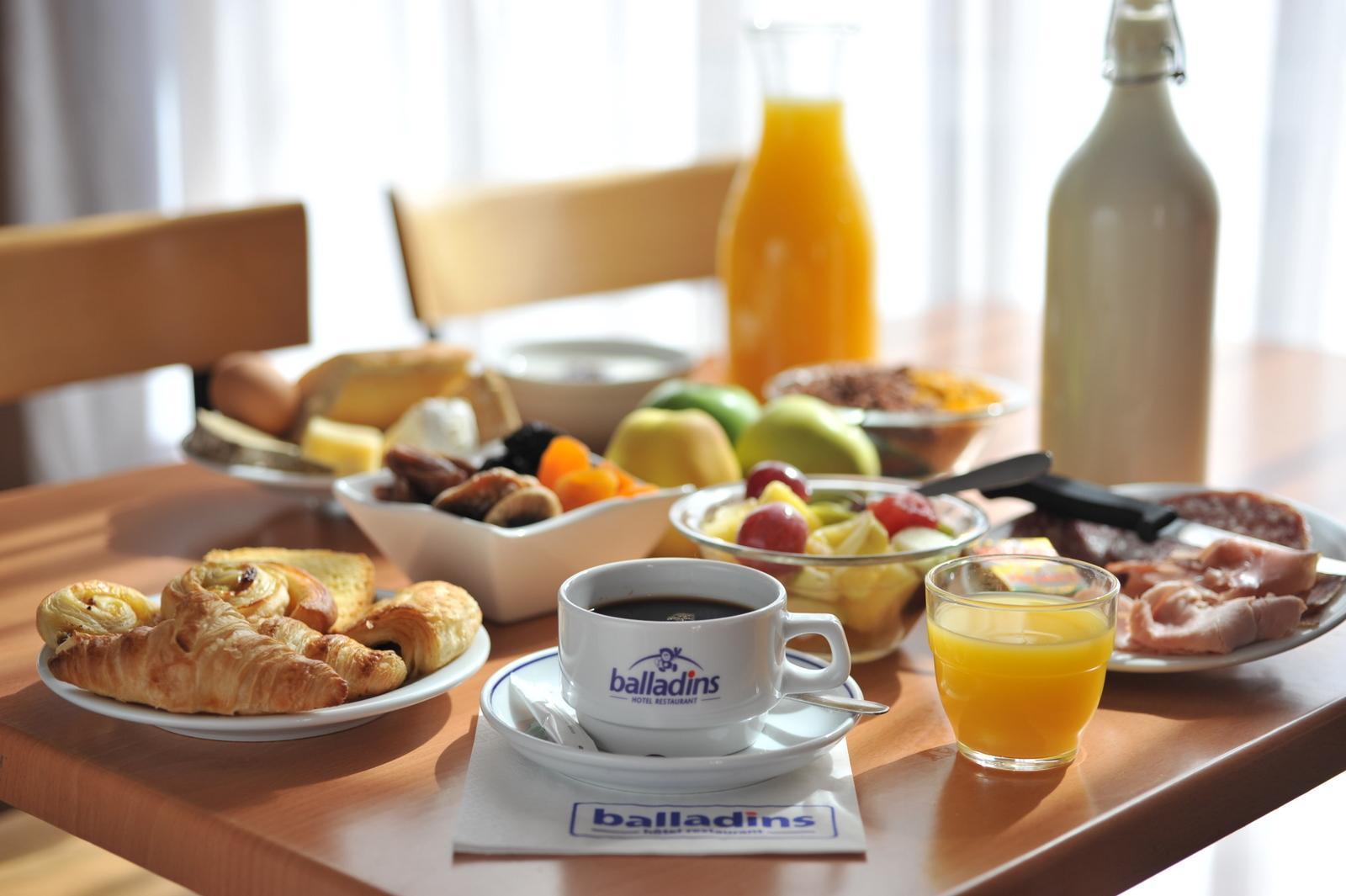 Restaurant Kyriad Direct Nord - Zenith - Toison D'or Hotel