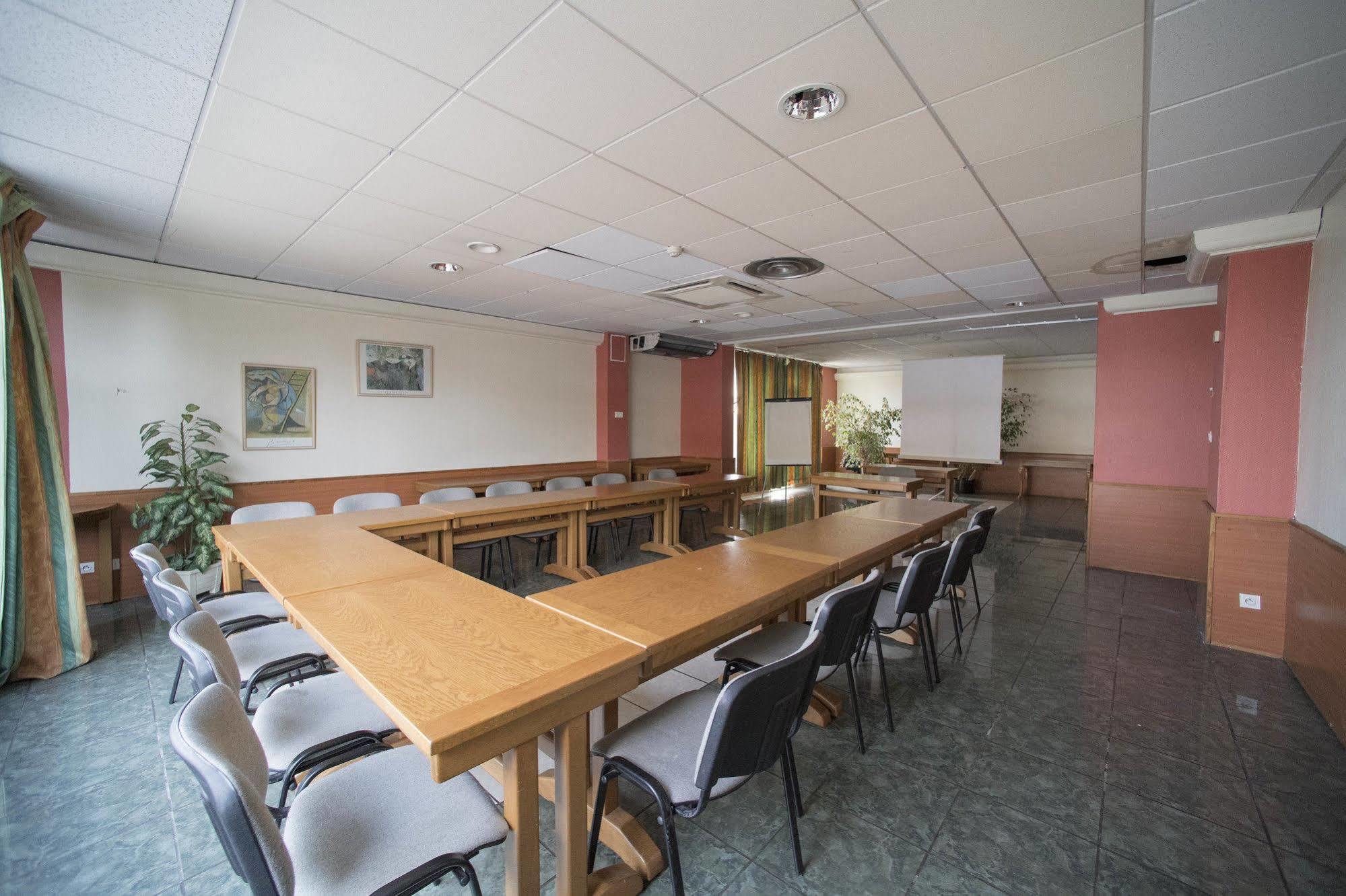 Restaurant Kyriad Direct Nord - Zenith - Toison D'or Hotel Dijon